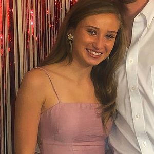 Meet your Posher, Alexis